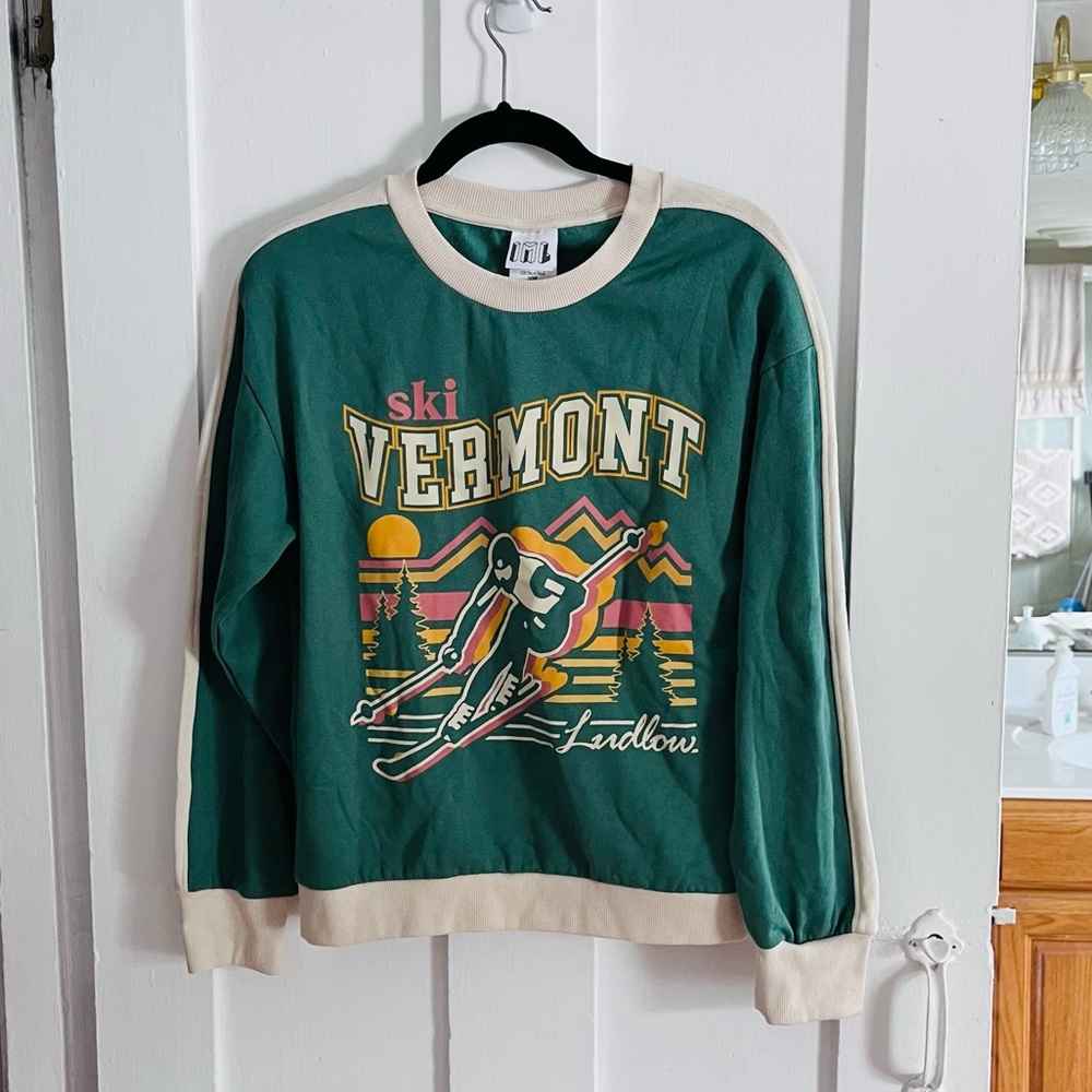 NWT Ski Vermont Sweatshirt